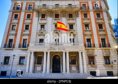 Valencia, Spagna - 17 luglio 2022: Facciata esterna dell'edificio del governo militare. Foto Stock