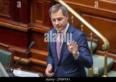 Bruxelles, Belgio. 20th Apr, 2023. Il primo ministro Alexander De Croo ha illustrato in una sessione plenaria della Camera al Parlamento federale a Bruxelles giovedì 20 aprile 2023. FOTO DI BELGA NICOLAS MAETERLINCK Credit: Belga News Agency/Alamy Live News Foto Stock