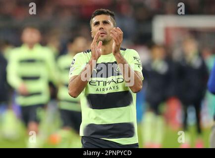 Monaco, Germania. 19th Apr, 2023. Firo : 04/19/2023, calcio, Champions League, stagione 2022/2023, Quarti di finale seconda tappa, FC Bayern Monaco - Manchester City 1: 1, Rodri, Manchester City, Manchester, City, Mezza figura, gesto, giubilo finale, credito: dpa/Alamy Live News Foto Stock