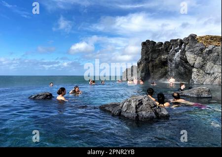 Centro termale geotermico Sky Lagoon nel sud-ovest dell'Islanda. Foto Stock