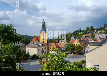 Vista sulla piazza del mercato della città di Hohnstein in Svizzera Sassonia, Sassonia, Germania, Europa. Foto Stock