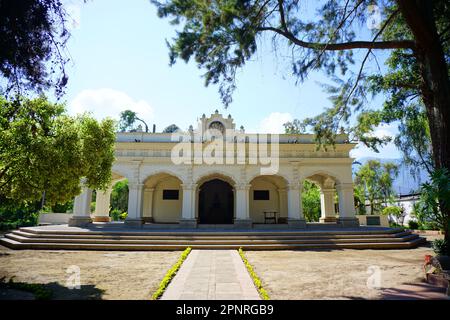 Tomba del poeta guatemalteco Rafael Landivar ad Antigua Guatemala Foto Stock