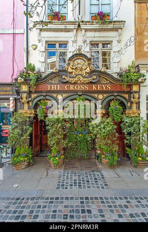 The Cross Keys pub exterior in Endell Street Covent Garden Londra Foto Stock