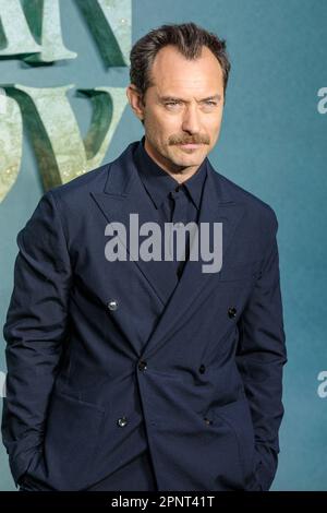 Londra, Regno Unito. 20th aprile 2023. Jude Law arriva alla prima mondiale di Disney + film originale, “Peter Pan & Wendy”. Foto di Amanda Rose/Alamy Live News Foto Stock