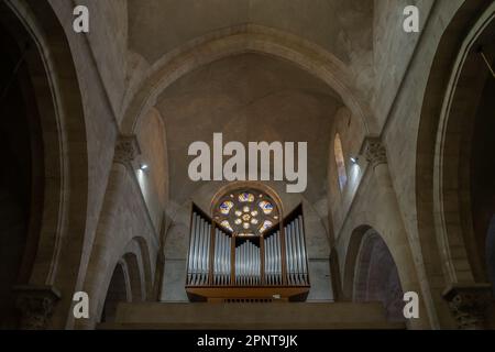 Gerusalemme, Israele - 12th novembre 2022: L'organo nella chiesa luterana del redentore, la città vecchia di Gerusalemme, Israele. Foto Stock