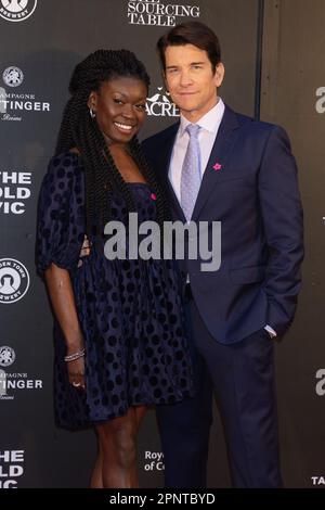 Tanisha Spring e Andy Karl partecipano al Gala del domani per l'Old Vic a Londra. Data immagine: Giovedì 20 aprile 2023. Foto Stock