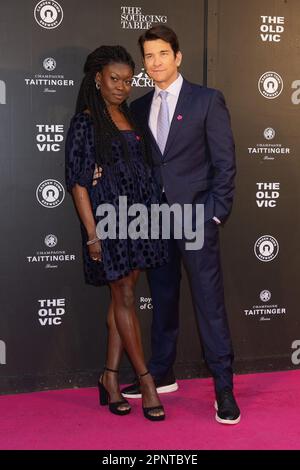 Tanisha Spring e Andy Karl partecipano al Gala del domani per l'Old Vic a Londra. Data immagine: Giovedì 20 aprile 2023. Foto Stock