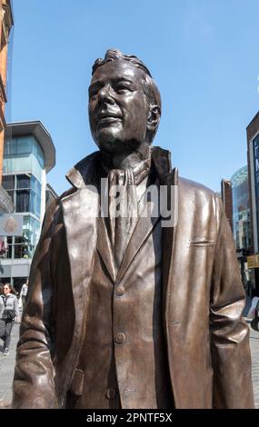 Statua di Brian Epstein nel centro di Liverpool Foto Stock