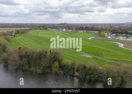 Veduta aerea dell'ippodromo Royal Windsor da Boveney Lock, Dorney, Regno Unito. Foto Stock