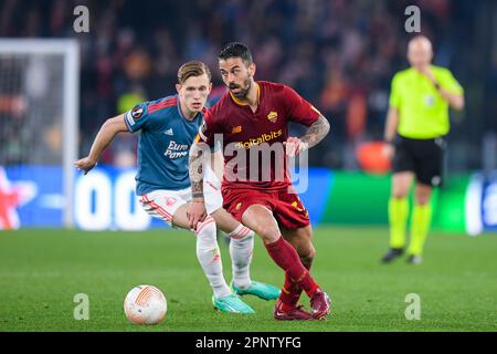 20-04-2023: Sport: Roma contro Feyenoord ROMA, ITALIA - 20 APRILE: Marcus Pedersen (Feyenoord Rotterdam) e Leonardo Spinazzola (COME Roma) durante il quarto Foto Stock