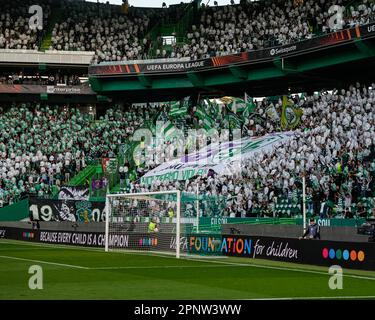 Lisbona, Portogallo. 20th Apr, 2023. Estadio José Alvalade, Lisbona, Portogallo, aprile 11th 2023: Tifosi sportivi durante la finale del quarto di UEFA Europa League tra Sporting Lisbona e Juventus allo stadio José Alvalade di Lisbona, Portogallo. (Foto di Pedro Loureiro/SPP) Credit: SPP Sport Press Photo. /Alamy Live News Foto Stock