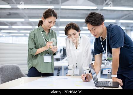 Imprenditore e imprenditrice avente una riunione Foto Stock
