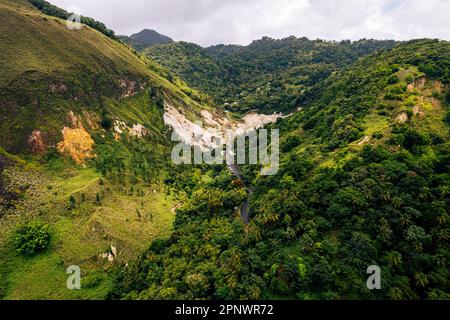 Soufriere, St. Il vulcano Drive-in di Lucia Foto Stock