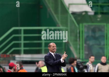 Lisbona, Portogallo. 20th Apr, 2023. L'allenatore capo della Juventus Massimiliano Allegri si mette in movimento durante la seconda tappa della finale della UEFA Europa League tra Sporting CP e Juventus FC allo stadio Alvalade di Lisbona, Portogallo, il 20 aprile 2023. Credit: Pedro Fiuza/Xinhua/Alamy Live News Foto Stock