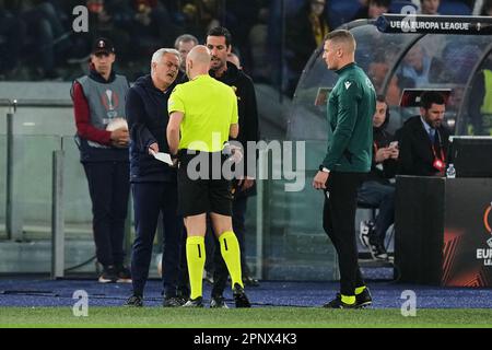 Roma, Italia. 20th Apr, 2023. Roma - Jose Mourinho durante la partita tra ROMA e Feyenoord allo Stadio Olimpico il 20 aprile 2023 a Roma. Credit: Foto box-to-box/Alamy Live News Foto Stock