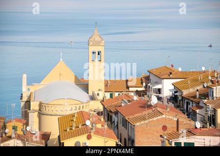 Veduta aerea del pittoresco porto di Porto Santo Stefano, Toscana, Italia Foto Stock