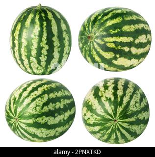 Cocomeri isolati. Raccolta di frutti di anguria isolati su sfondo bianco con percorso di ritaglio Foto Stock