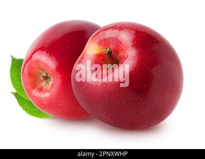 Mele isolate. Due frutti di mela rossi interi, rosa con foglie isolate sul bianco con percorso di ritaglio Foto Stock