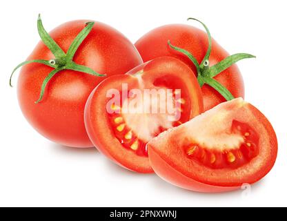 Pomodori isolati. Due pomodori interi e fettine (metà) isolati su bianco, con percorso di ritaglio Foto Stock