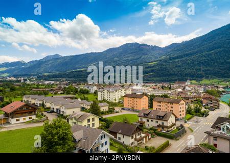Veduta aerea della città di Arth sul lago di Zug, Schwyz, Svizzera Foto Stock