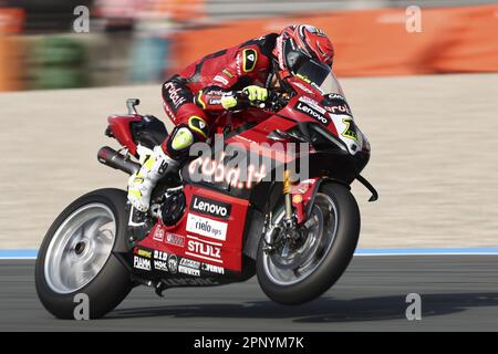 ASSEN - Alvaro Bautista (SPA) sulla sua Ducati durante le prove libere per la gara mondiale Superbike sul TT Circuit Assen. ANP VINCENT JANNINK Foto Stock