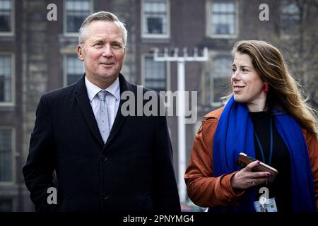 L'AIA - Eric van der Burg, Segretario di Stato per l'asilo e la migrazione, al Binnenhof prima del Consiglio settimanale dei ministri. ANP RAMON VAN FLYMEN olanda fuori - belgio fuori Foto Stock