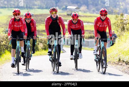 Remouchamps, Belgio. 21st Apr, 2023. I piloti del Team Arkea hanno mostrato in azione durante una sessione di allenamento e ricognizione in pista, davanti alla gara ciclistica di un giorno Liegi-Bastogne-Liegi, a Remouchamps, Aywaille, venerdì 21 aprile 2023. BELGA PHOTO BENOIT DOPPAGNE Credit: Belga News Agency/Alamy Live News Foto Stock