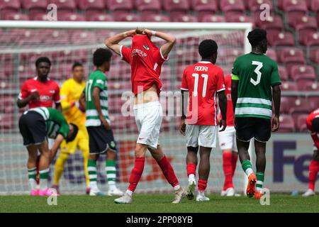 Ginevra, Svizzera. 21st Apr 2023. Ginevra, Svizzera. 21st Apr 2023. GINEVRA - Finn Stam of AZ durante la semifinale della UEFA Youth League tra Sporting CP e AZ Alkmaar allo Stade de Geneve il 21 aprile 2023 a Ginevra, Svizzera. ANP ED VAN DE POL Foto Stock