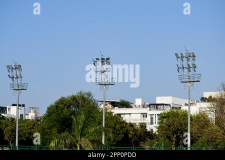 Lo stadio del cricket illumina i pali di Delhi, India, le luci dello stadio del cricket. Foto Stock