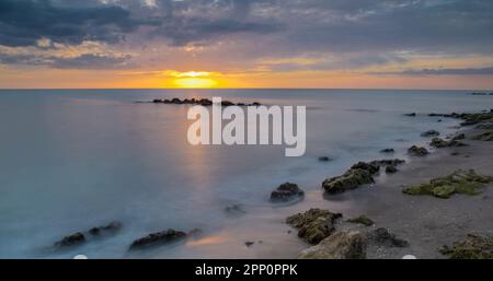 Tramonto sul Golfo del Messico da Caspersen Beach a Venezia Florida USA Foto Stock