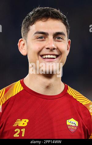 Paulo Dybala di Roma sorride durante la UEFA Europa League, quarti di finale, partita di calcio a 2nd gambe tra AS Roma e Feyenoord il 20 aprile 2023 allo Stadio Olimpico di Roma - Foto Federico Proietti / DPPI Foto Stock