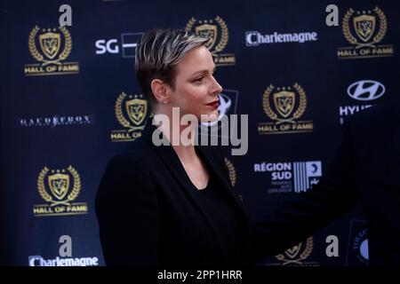 Tolone, Francia. 18th Apr, 2023. La principessa Charlene de Monaco arriva alla prima cerimonia del Rugby Club Toulonnais Hall of Fame. Il Rugby Club Toulonnais (RCT) presenta la prima Rugby Hall of Fame inducendo otto giocatori durante una serata di gala allo Zenith di Tolone. (Foto di Laurent Coust/SOPA Images/Sipa USA) Credit: Sipa USA/Alamy Live News Foto Stock