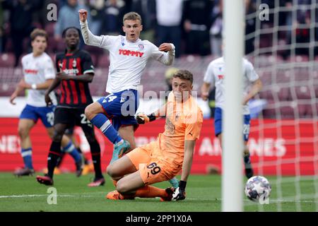 Ginevra, Svizzera. 21st Apr, 2023. GINEVRA, SVIZZERA - 21 APRILE: Simun Hrgovic di Hajduk Split segna durante la partita di semifinale della UEFA Youth League 2022/23 tra HNK Hajduk Split e AC Milan allo Stade de Geneve del 21 aprile 2023 a Ginevra, Svizzera. Foto: Luka Stanzl/PIXSELL Credit: Pixsell/Alamy Live News Foto Stock