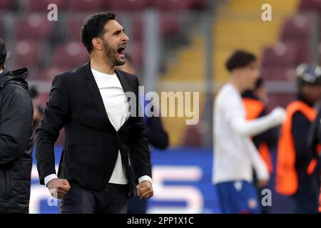 Ginevra, Svizzera. 21st Apr, 2023. GINEVRA, SVIZZERA - 21 APRILE: Allenatore capo di Hajduk Split Marijan Budimir festeggia dopo la partita di semifinale della UEFA Youth League 2022/23 tra HNK Hajduk Split e AC Milan allo Stade de Geneve del 21 aprile 2023 a Ginevra, Svizzera. Foto: Luka Stanzl/PIXSELL Credit: Pixsell/Alamy Live News Foto Stock