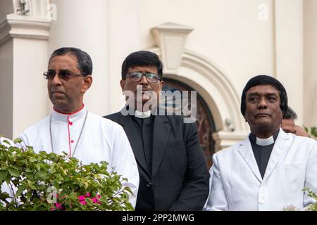 Colombo, occidentale, Sri Lanka. 21st Apr, 2023. In occasione dei quattro anni successivi agli attentati di Pasqua, si è svolta una marcia sotto la guida del Cardinale Malcolm Ranjith per portare giustizia a tutti coloro che hanno perso la vita. La processione proseguì dalla chiesa di Katuwapitiya alla chiesa di Kochchikade. (Credit Image: © Isura Nimantha/Pacific Press via ZUMA Press Wire) SOLO PER USO EDITORIALE! Non per USO commerciale! Foto Stock