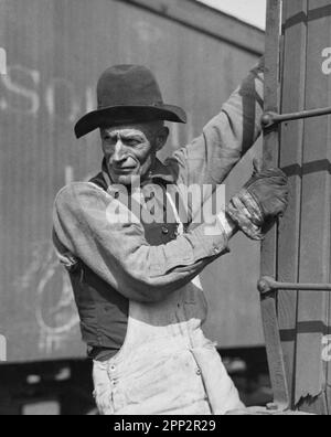 Lewis Hine vecchio stile Brakeman in treno Foto Stock