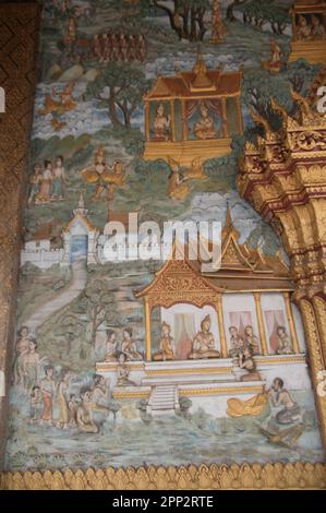 Bella stucco sulla SIM o architettura della Chiesa di stile LAN Xang, vi è un murale a Wat Mahathat o Wat che noi 'il monastero di Stupa'. Foto Stock