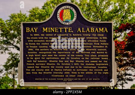 Un segno storico racconta la storia di Bay Minette, 16 aprile 2023, a Bay Minette, Alabama. Foto Stock