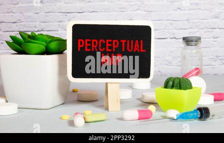 Mappa percettiva con segni nel blocco note Foto Stock