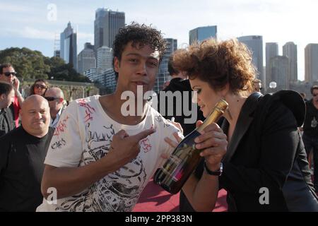 Katie Noonan e Logan Courtman al 2010° Australian Recording Industry Association 'ariaa' Awards tenutosi presso la Sydney Opera House Sydney - Australia - 07.11.10 Foto Stock