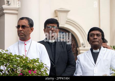 Colombo, occidentale, Sri Lanka. 21st Apr, 2023. In occasione dei quattro anni successivi agli attentati di Pasqua, si è svolta una marcia sotto la guida del Cardinale Malcolm Ranjith per portare giustizia a tutti coloro che hanno perso la vita. La processione proseguì dalla chiesa di Katuwapitiya alla chiesa di Kochchikade. (Credit Image: © Isura Nimantha/Pacific Press via ZUMA Press Wire) SOLO PER USO EDITORIALE! Non per USO commerciale! Foto Stock