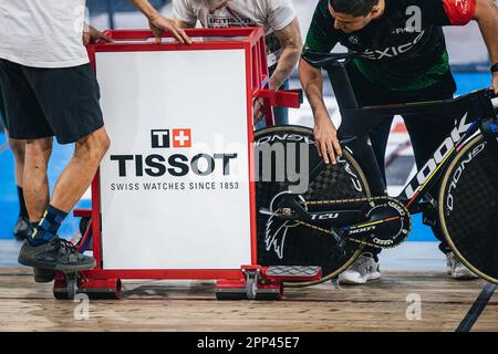 Ontario, Canada. 21st Apr 2023. Foto di Alex Whitehead/SWpix.com - 21/04/2023 - Ciclismo - Tissot UCI Track Nations Cup, Round 3: Milton - Mattamy National Cycling Centre, Ontario, Canada - Women’s Team Sprint qualifications - Tissot branding Credit: SWpix/Alamy Live News Foto Stock