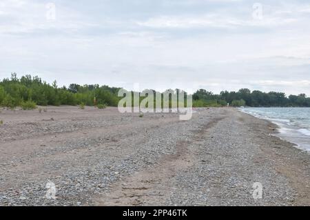 Toronto, ON, Canada - 21 agosto 2022: Vista alla spiaggia vuota di Hanlan's Point nelle isole di Toronto Foto Stock