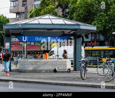 U Osloer Strasse, ingresso alla stazione della metropolitana U-bahn, Gesundbrunnen-Mitte, Berlino Foto Stock
