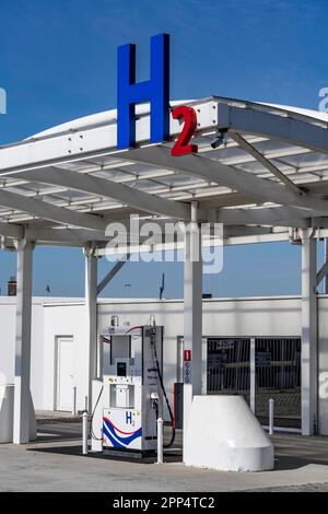 Wasserstoff Tankstelle in Antwerpen, für PKW und LKW, H2 Schriftzug, Belgien Foto Stock