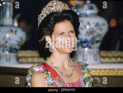 REGINA SILVIA di Svezia in gala prima di cena reale al Palazzo Foto Stock