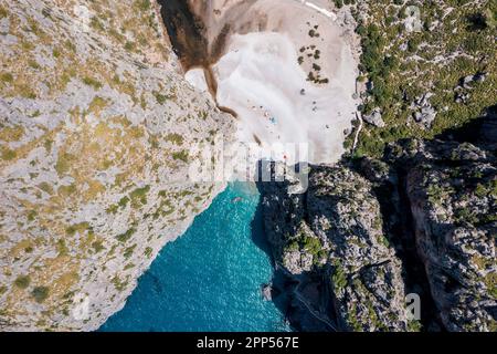 Veduta aerea, vista dall'alto, spiaggia e rocce, SA Calobra, Maiorca, Isole Baleari, Spagna Foto Stock