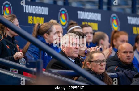 22nd aprile 2023; Hampden Park, Glasgow, Scozia: Semifinale della Coppa Scozzese delle Donne, Rangers WFC contro Motherwell WFC; Rangers Womens Manager Malky Thomson nell'area tecnica Foto Stock