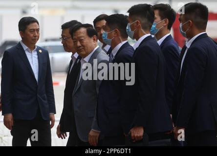 Xia Baolong (vestito grigio), direttore di Hong Kong e Macao Ufficio Affari del Consiglio di Stato, visita City Gallery, Central. 15APR23. SCMP/Dickson Lee Foto Stock