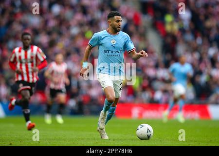 LONDRA, Regno Unito - 22nd Apr 2023: Riyad Mahrez di Manchester Cityin azione durante la partita semifinale della fa Cup tra Manchester City e Sheffield United allo Stadio di Wembley. Credit: Craig Mercer/Alamy Live News Foto Stock